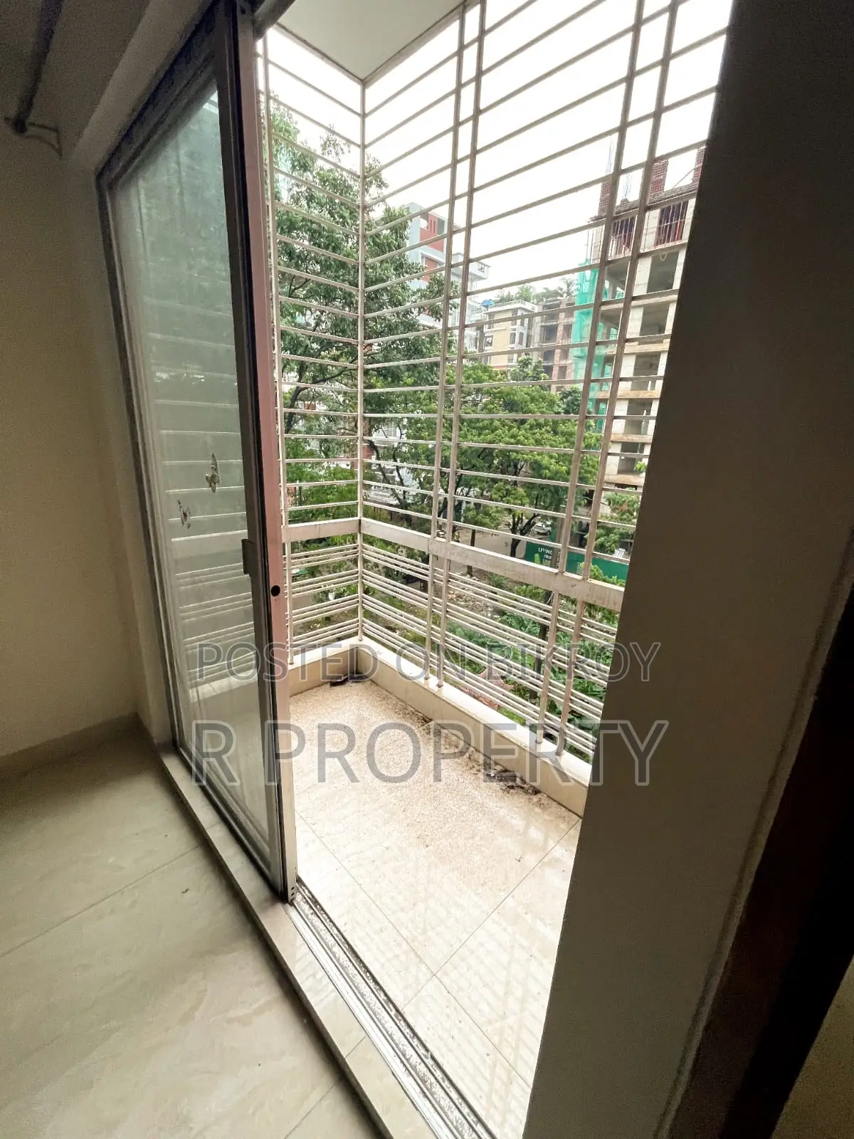 3bdrm Apartment in Basundhara for Sale