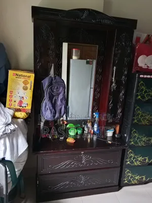 ড্রেসিং টেবিল (মালয়েশিয়ান বোর্ড)