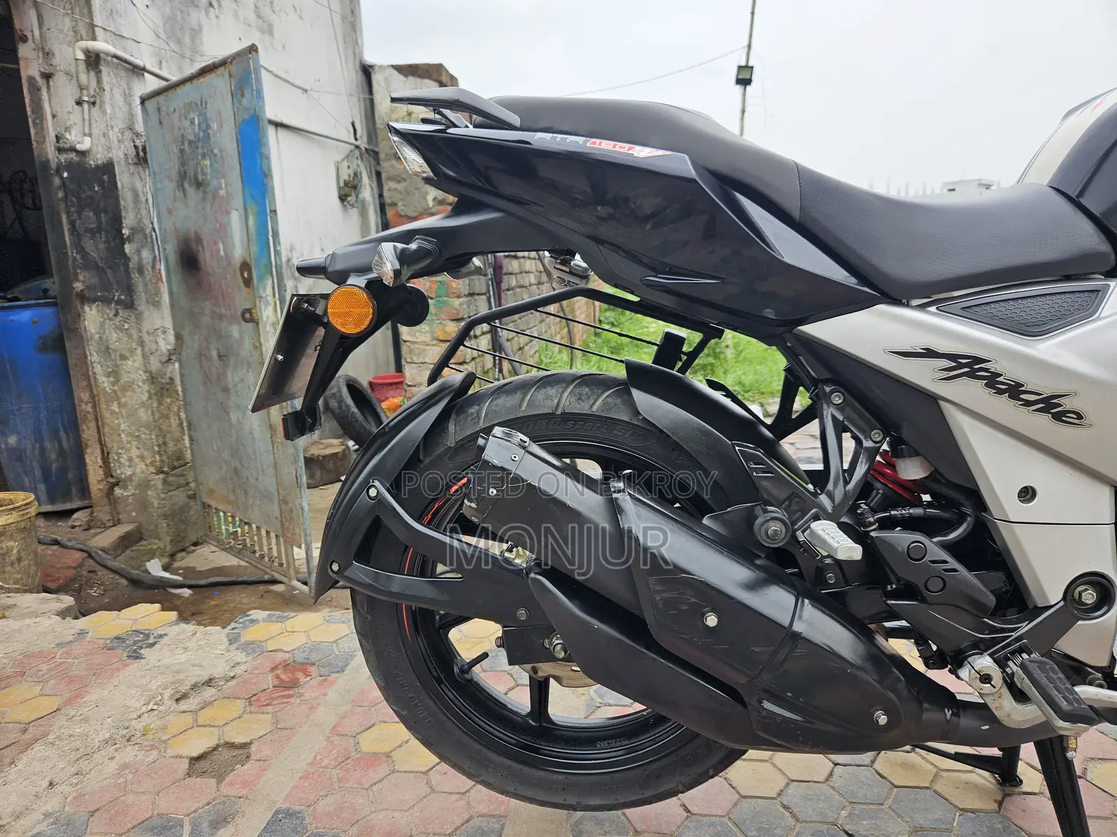 TVS Apache RTR 160 4V 2021 Black