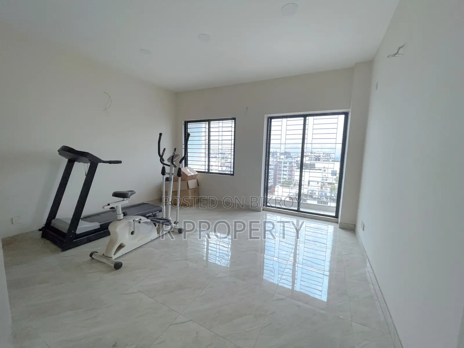 4-bedroom Apartment in Basundhara for sale