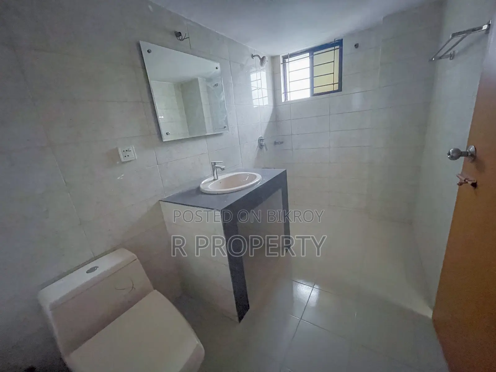 4-bedroom Apartment in Basundhara for sale