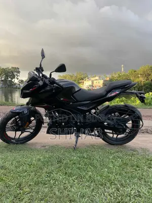 বাজাজ পালসার এন১৬০ ২০২৩ কালো