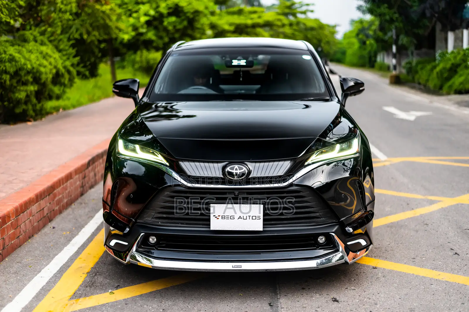 Toyota Harrier 2.0 2021 Black