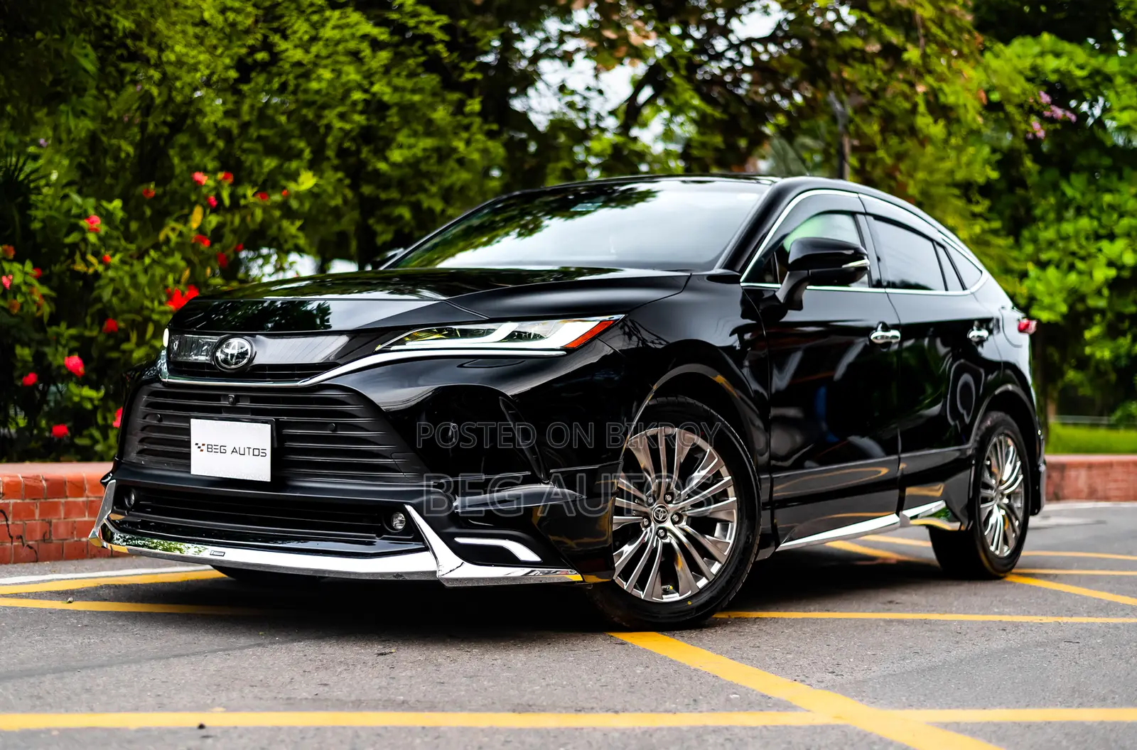 Toyota Harrier 2.0 2021 Black