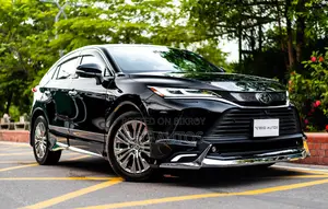 Toyota Harrier 2.0 2021 Black