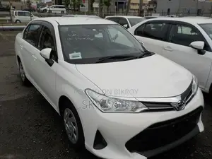টয়োটা এক্সিও ২০২০ সাদা