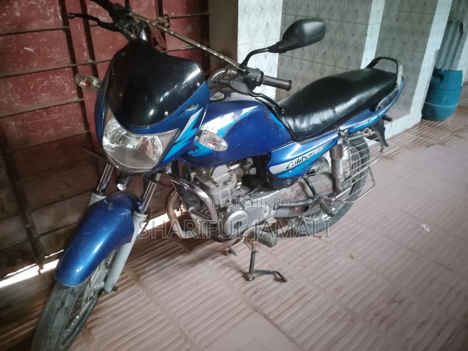Bajaj 2004 Blue