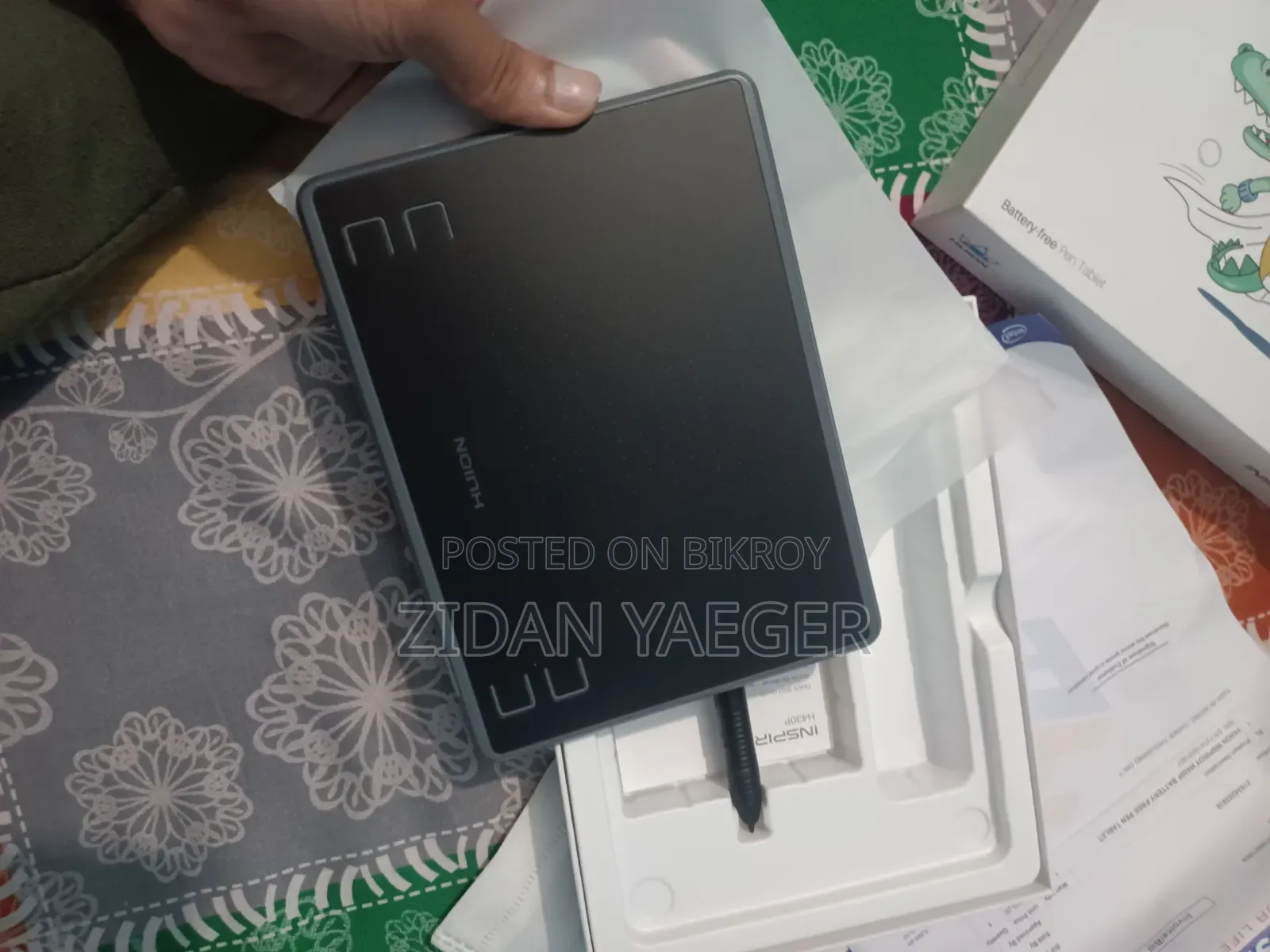 Huion Inspiroy H430P Battery-Free Pen Tablet