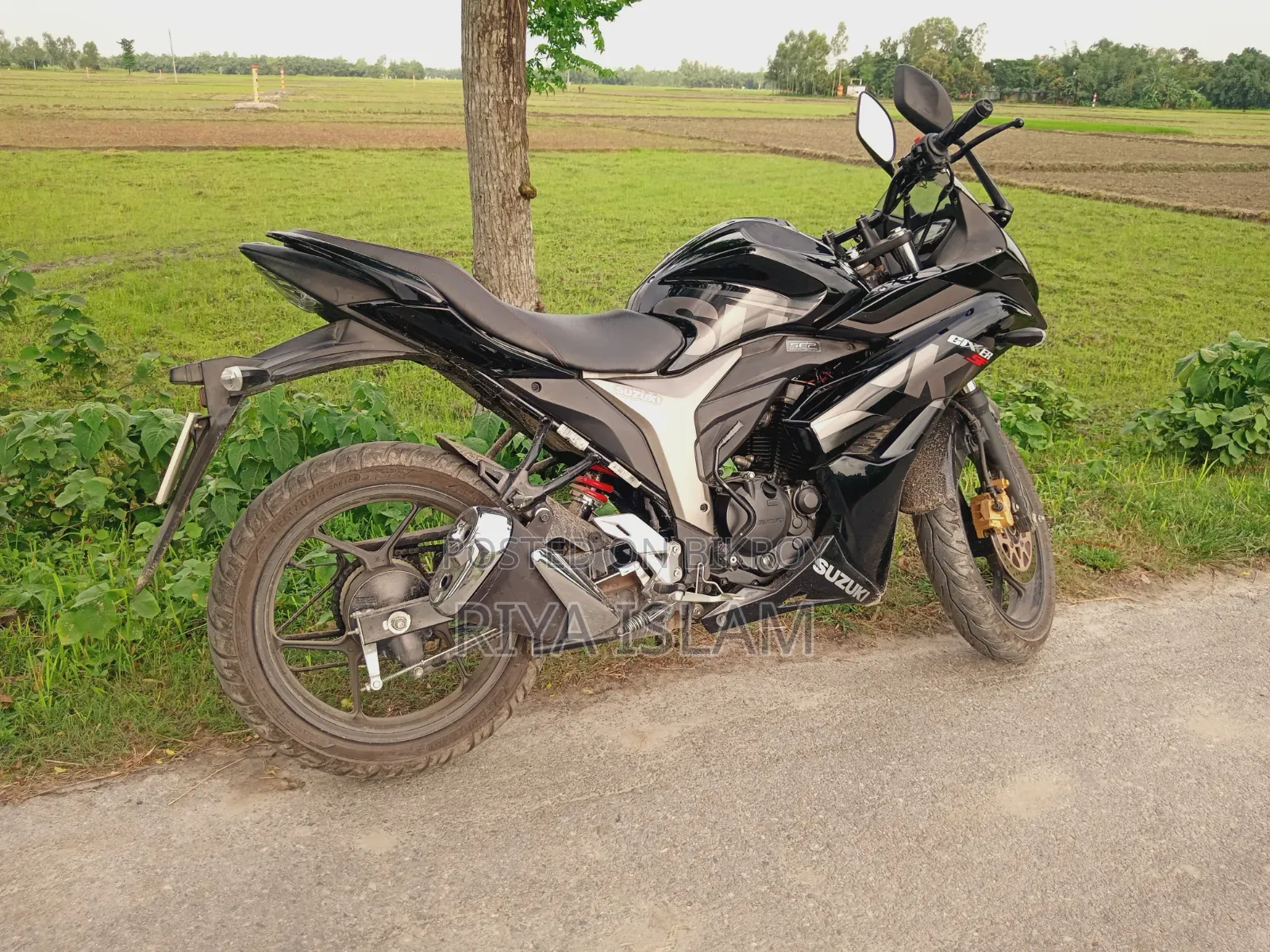 সুজুকি জিক্সার এসএফ ২০২৪ ব্ল্যাক