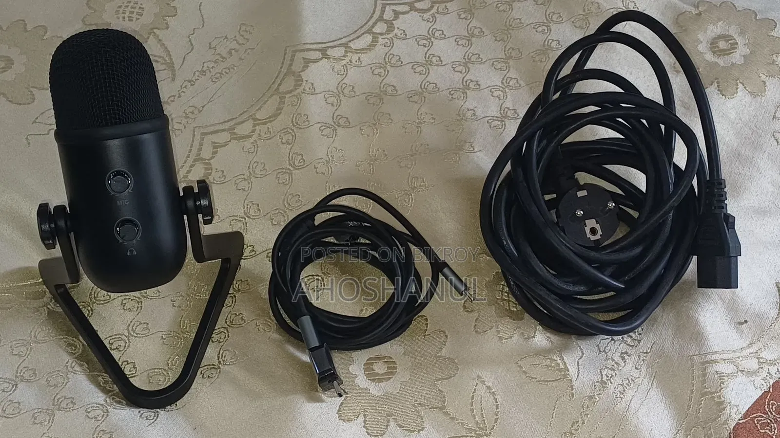 Microphone