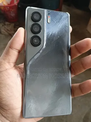 টেকনো ক্যামন ৪০ প্রো ৪জি ২৫৬ জিবি কালো