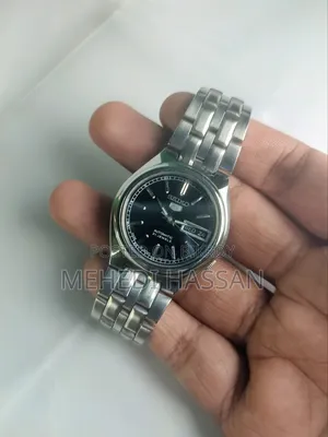 Seiko 5 Automatic - Classic Black Dial