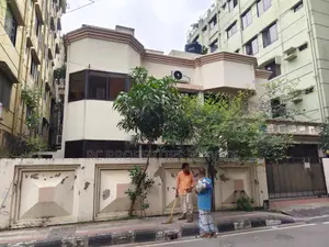 6-bedroom House in Uttara for sale