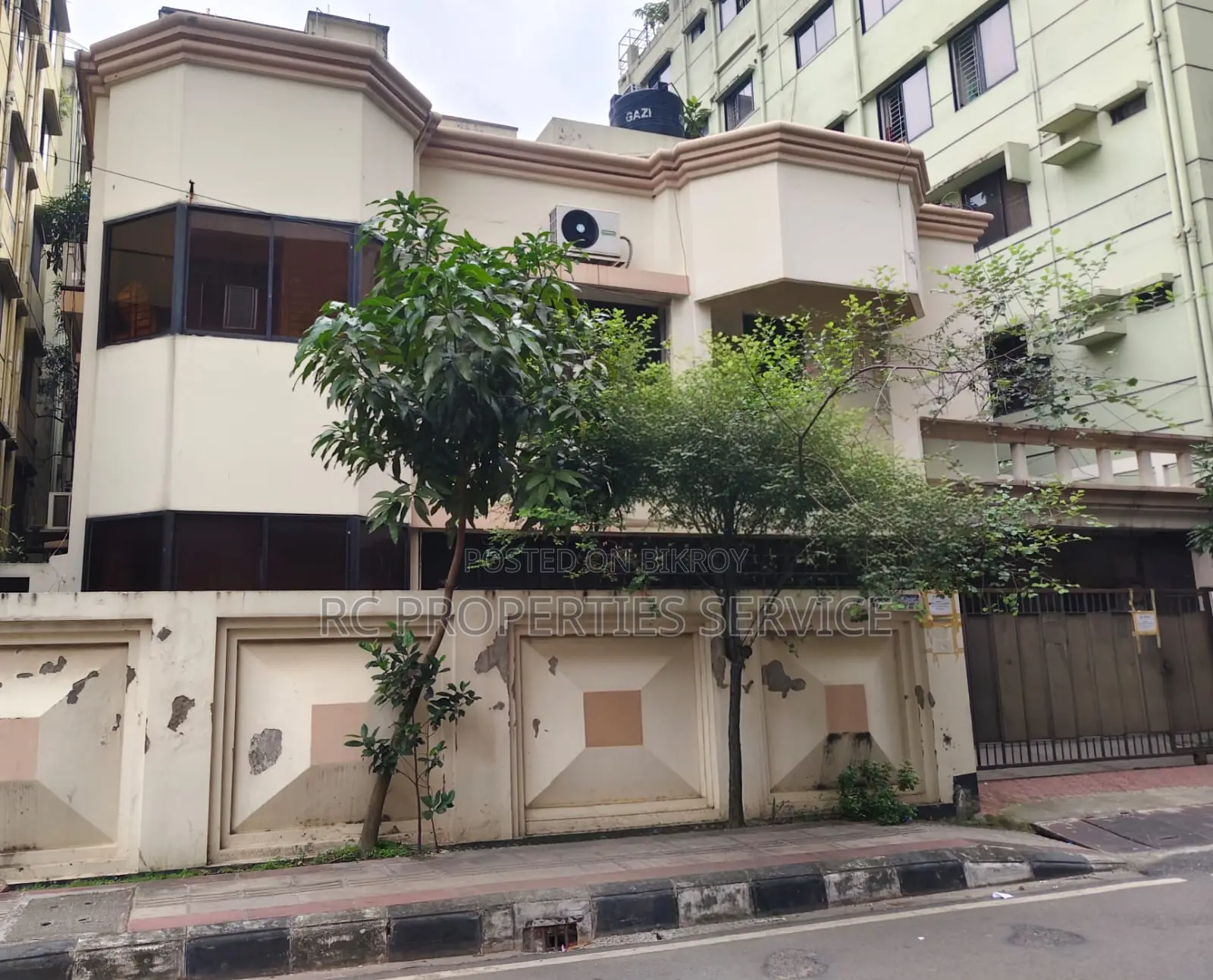 6-bedroom House in Uttara for sale