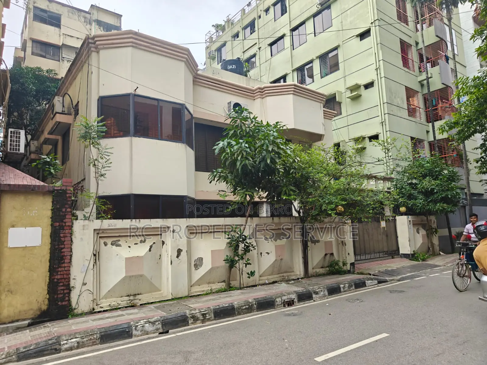 6-bedroom House in Uttara for sale