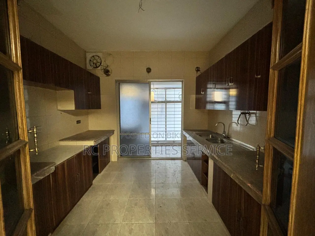 6-bedroom House in Uttara for sale