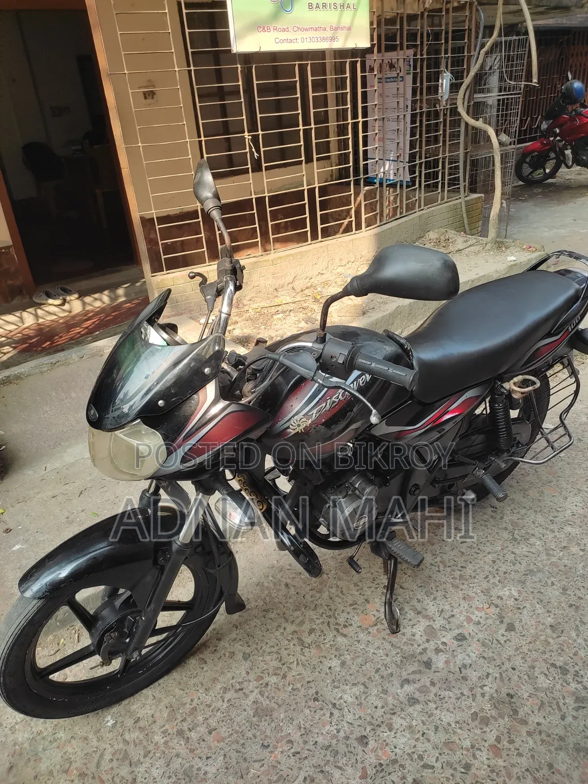 বাজাজ ডিসকভার ১০০ ২০১৫ কালো