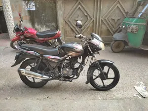 বাজাজ ডিসকভার ১০০ ২০১৫ কালো