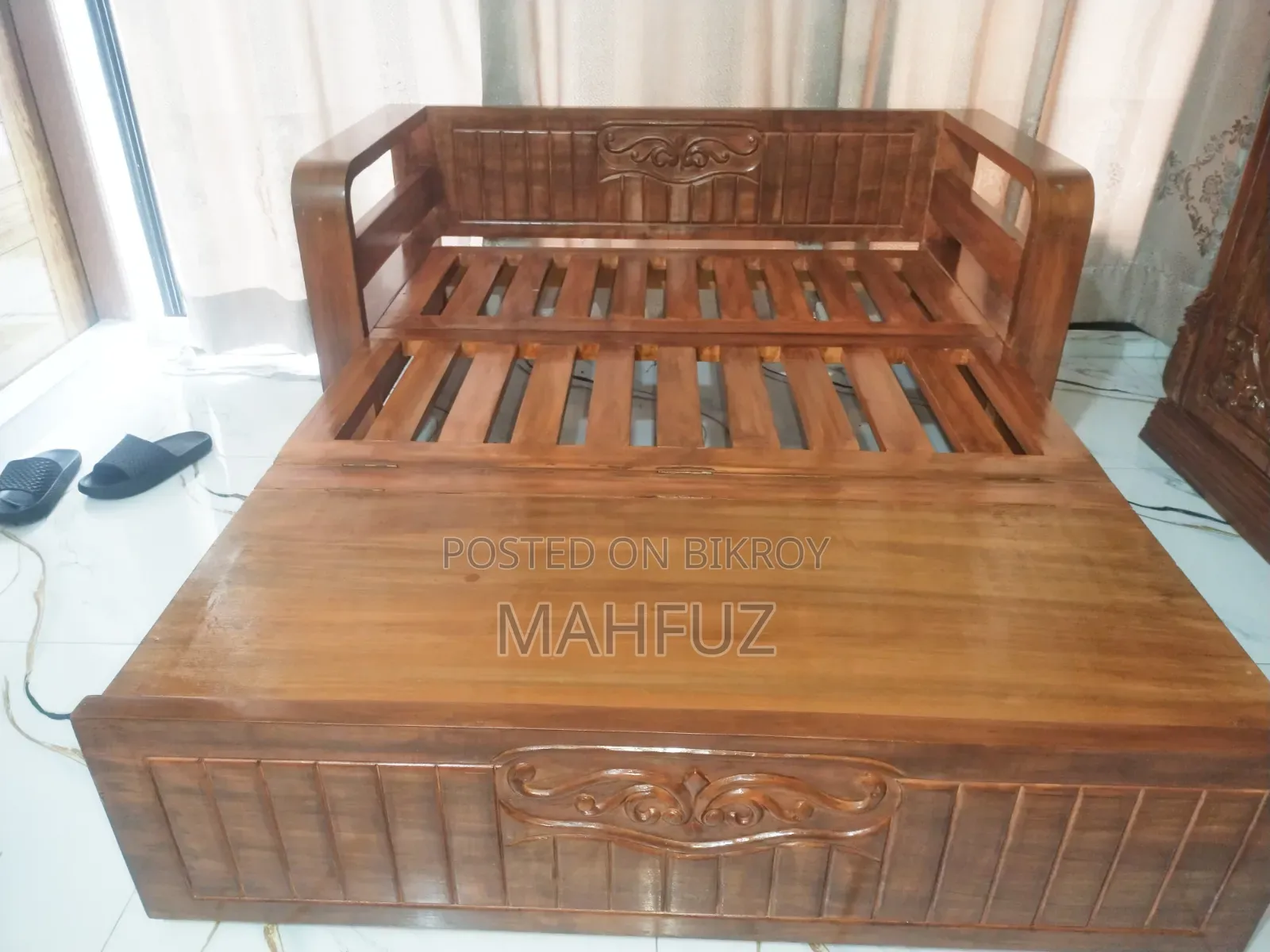 Modern Stylish and Durable Mahogany Wood Sofa-cum-Bed