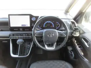 Toyota Voxy 2022 Pearl