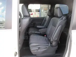 Toyota Voxy 2022 Pearl