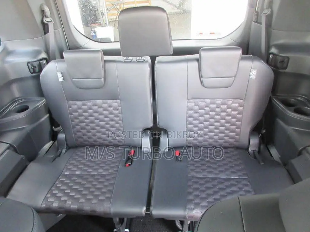 Toyota Voxy 2022 Pearl