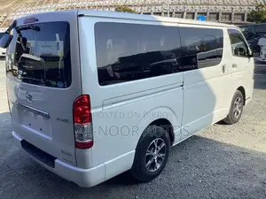 Toyota HiAce 2021 Pearl
