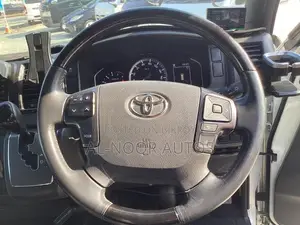 Toyota HiAce 2021 Pearl