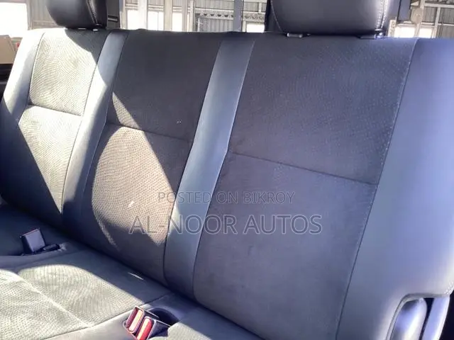 Toyota HiAce 2021 Pearl