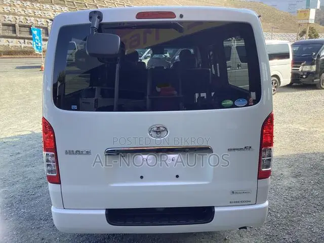 Toyota HiAce 2021 Pearl