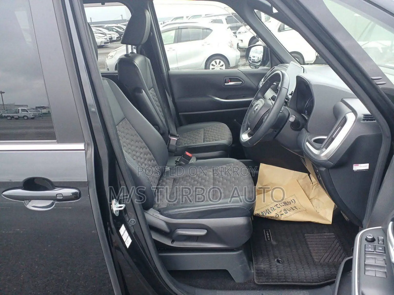 Toyota Voxy 2022 Black