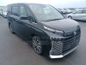 টয়োটা ভক্সি ২০২২ ব্ল্যাক