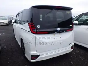 Toyota Noah 2022 Pearl