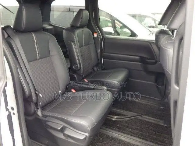 Toyota Noah 2022 Pearl