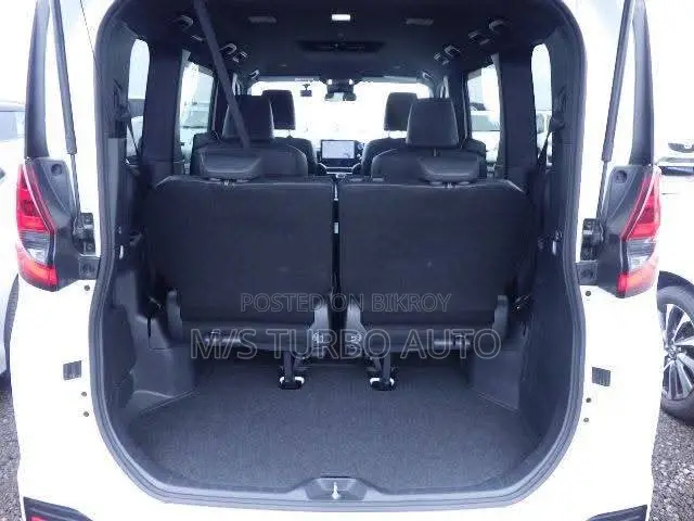 Toyota Noah 2022 Pearl