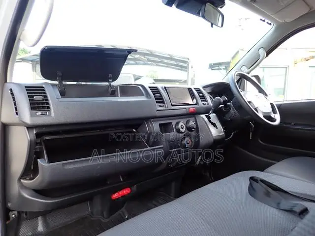 Toyota HiAce 2021 Silver