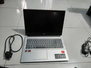 Laptop Acer Aspire 3 8GB AMD Ryzen 3 HDD+SSD 1T