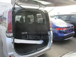 Toyota Noah 2021 Silver