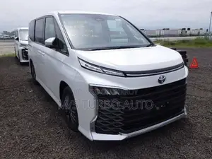 Toyota Voxy 2022 Pearl