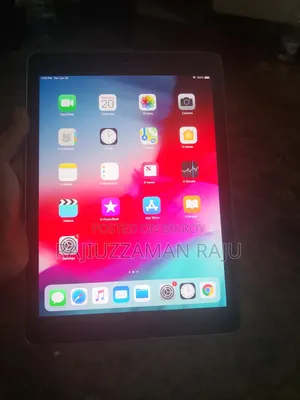 Apple iPad 9.7 32 GB Gray