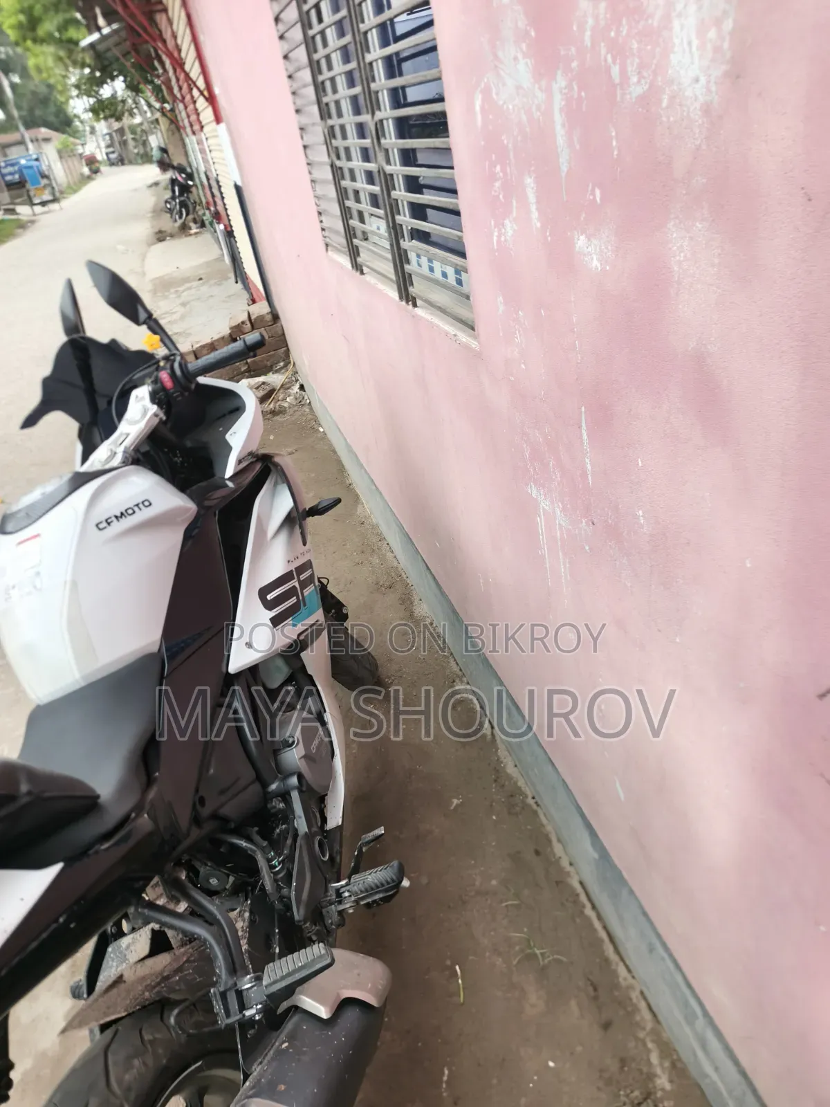 নতুন সিএফমটো ৩০০এসআর ২০২৫ হোয়াইট