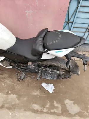নতুন সিএফমটো ৩০০এসআর ২০২৫ হোয়াইট