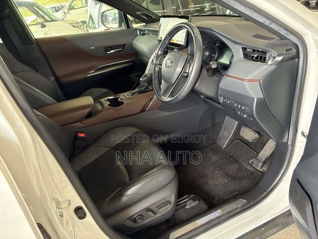 Toyota Harrier 2.0 2021 Pearl