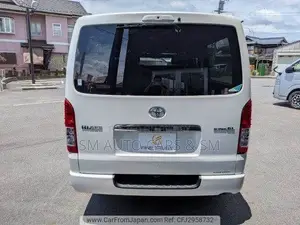 Toyota HiAce 2021 Pearl