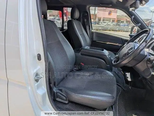 Toyota HiAce 2021 Pearl