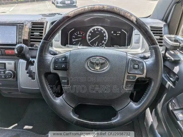 Toyota HiAce 2021 Pearl
