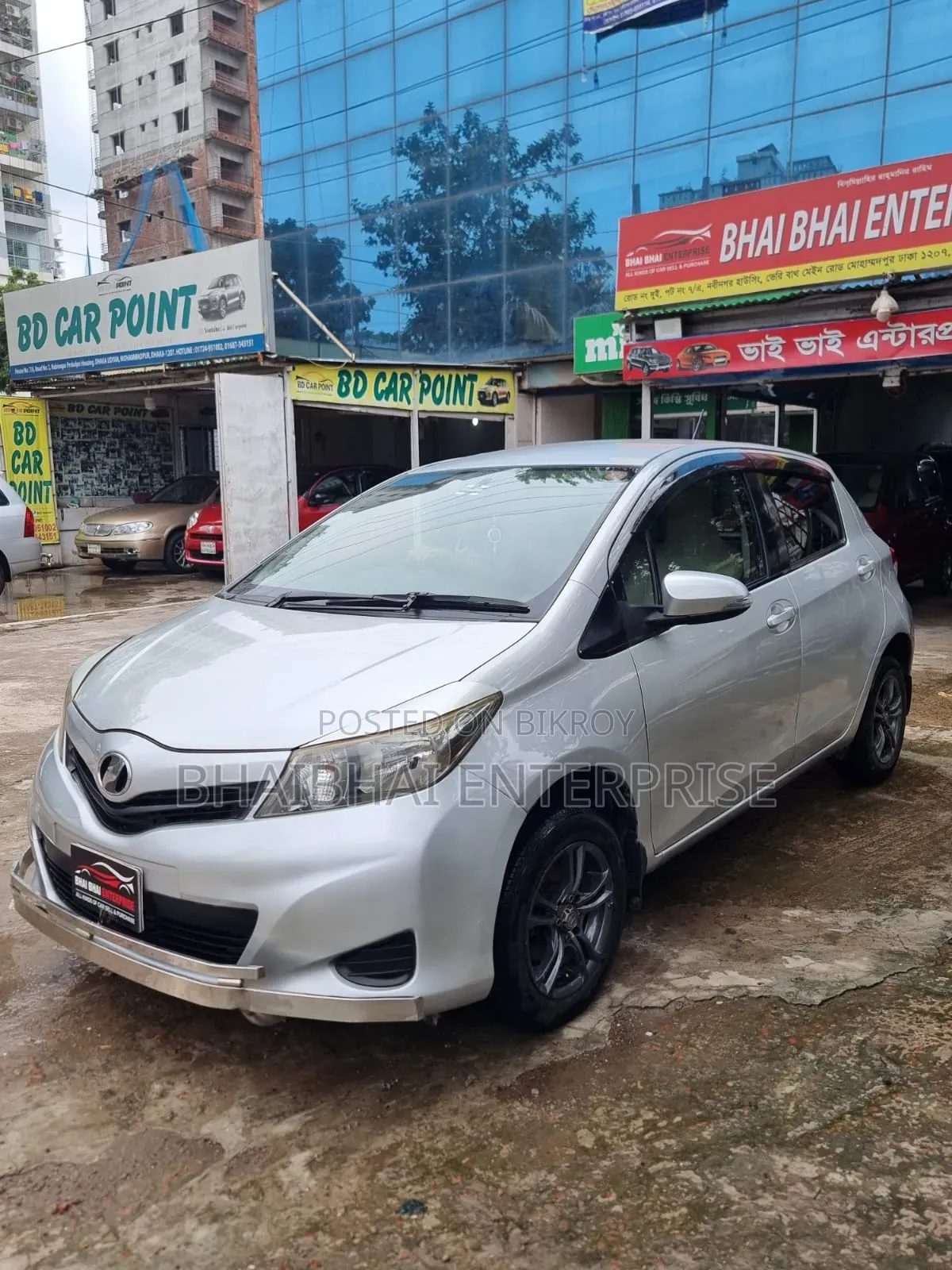 Toyota Vitz 1.5 FWD 3dr 2011 Silver