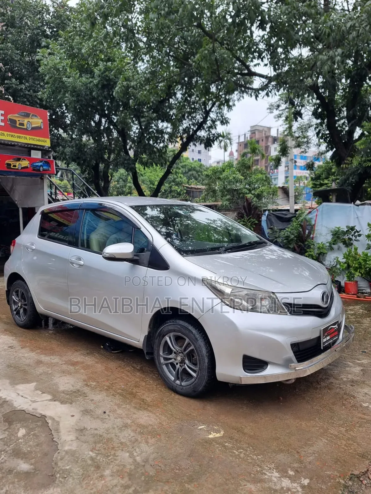 Toyota Vitz 1.5 FWD 3dr 2011 Silver