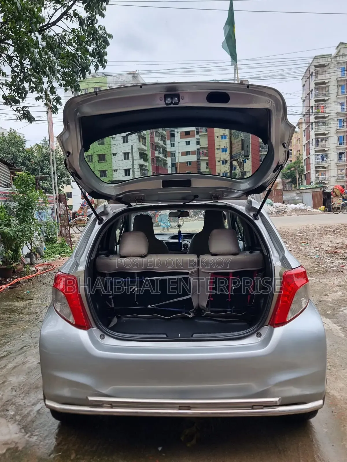 Toyota Vitz 1.5 FWD 3dr 2011 Silver