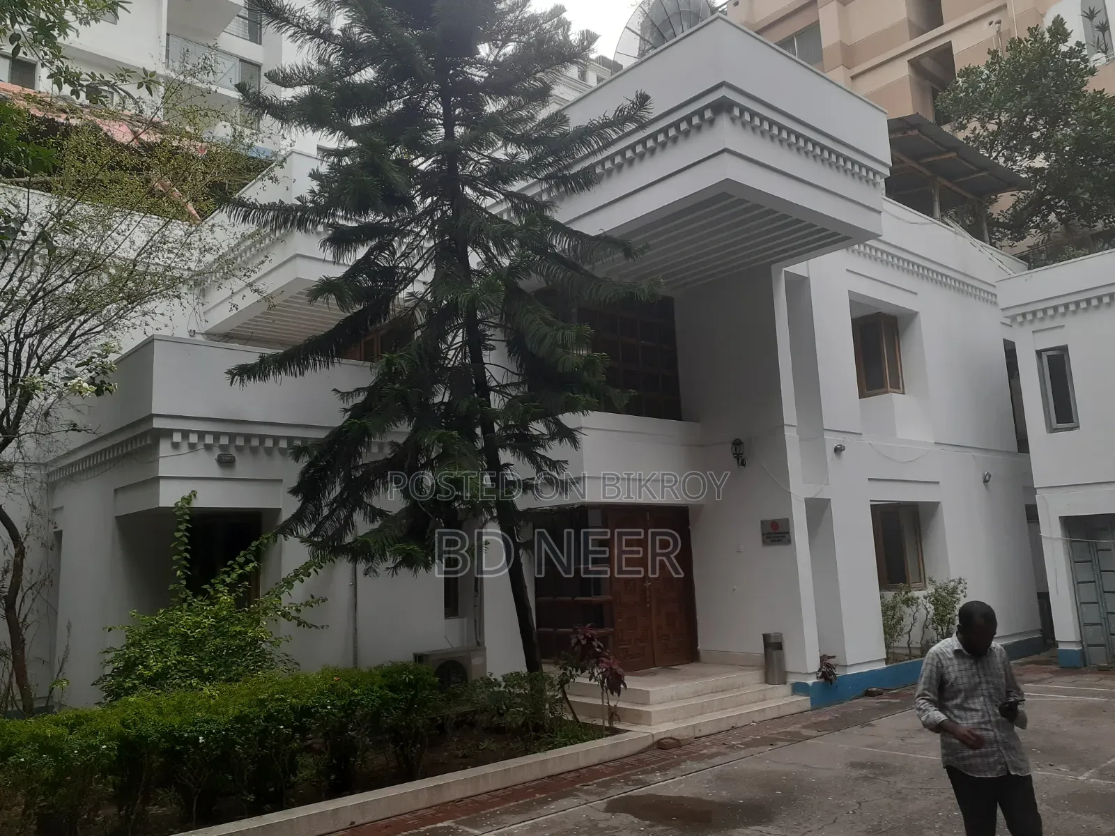 8-bedroom House in Gulshan for rent
